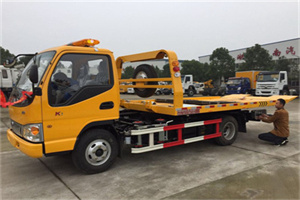 个旧哪里有拖车服务