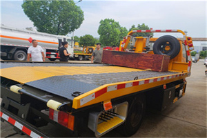 个旧附近拖车电话号码服务