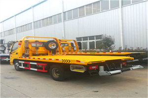 个旧附近拖车救援搭电